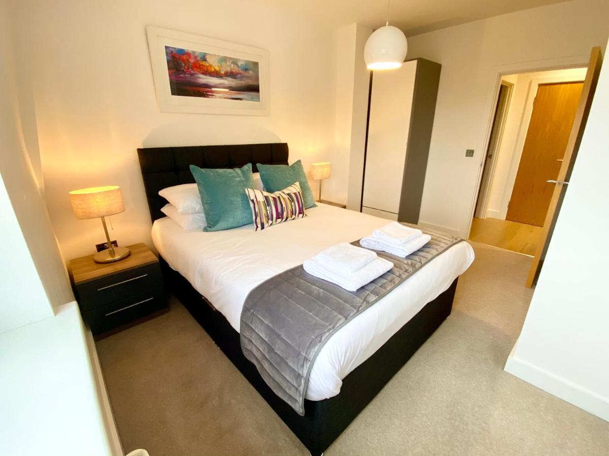 Urban Living'S ~ King Edward Luxury Apartments In The Heart Of Windsor Buitenkant foto