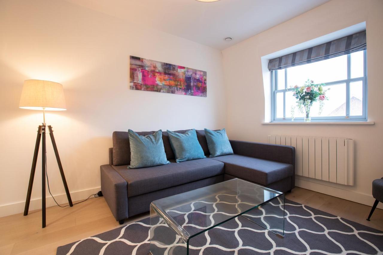Urban Living'S ~ King Edward Luxury Apartments In The Heart Of Windsor Buitenkant foto