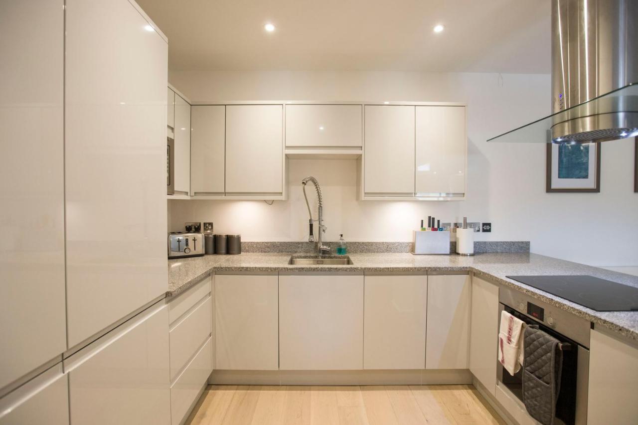 Urban Living'S ~ King Edward Luxury Apartments In The Heart Of Windsor Buitenkant foto