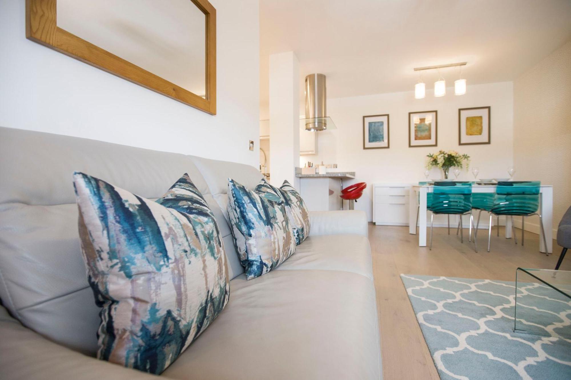 Urban Living'S ~ King Edward Luxury Apartments In The Heart Of Windsor Buitenkant foto
