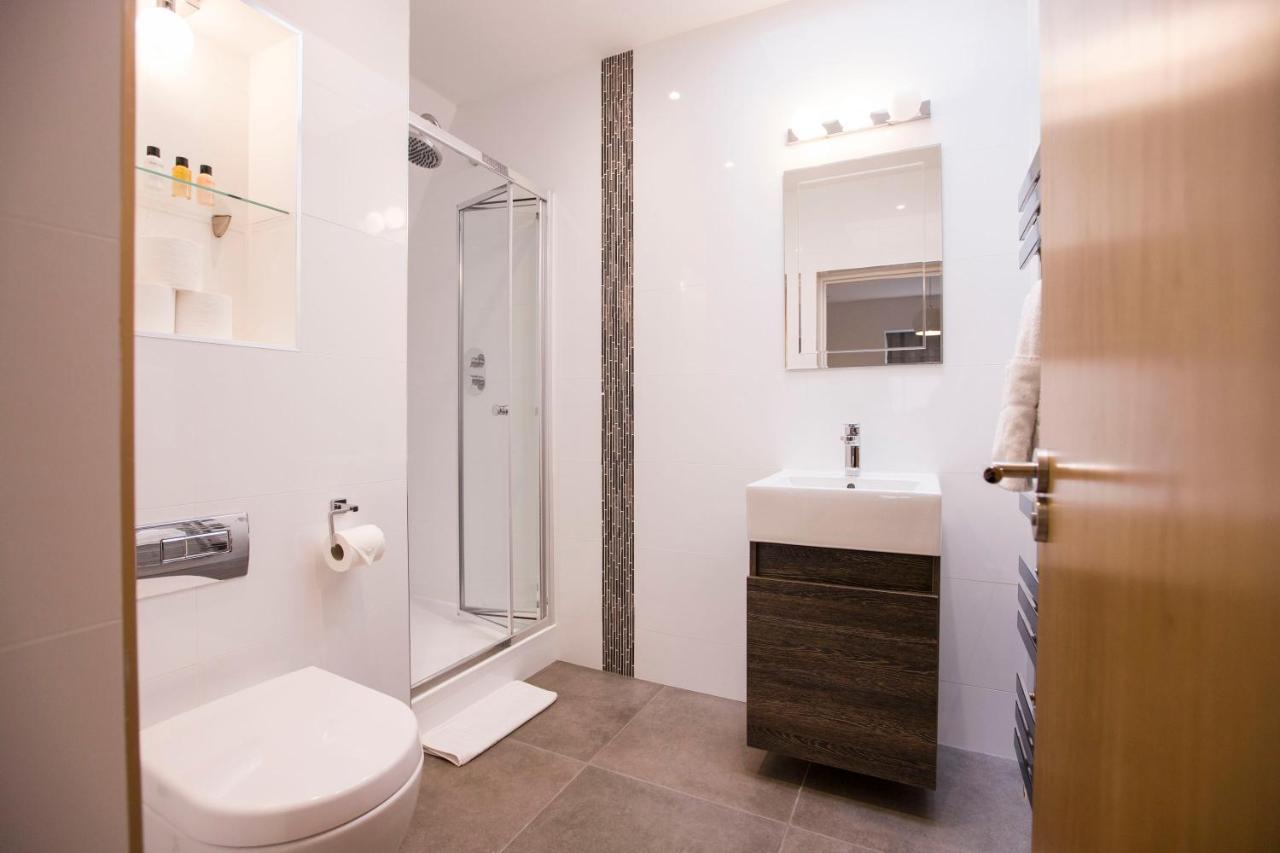 Urban Living'S ~ King Edward Luxury Apartments In The Heart Of Windsor Buitenkant foto