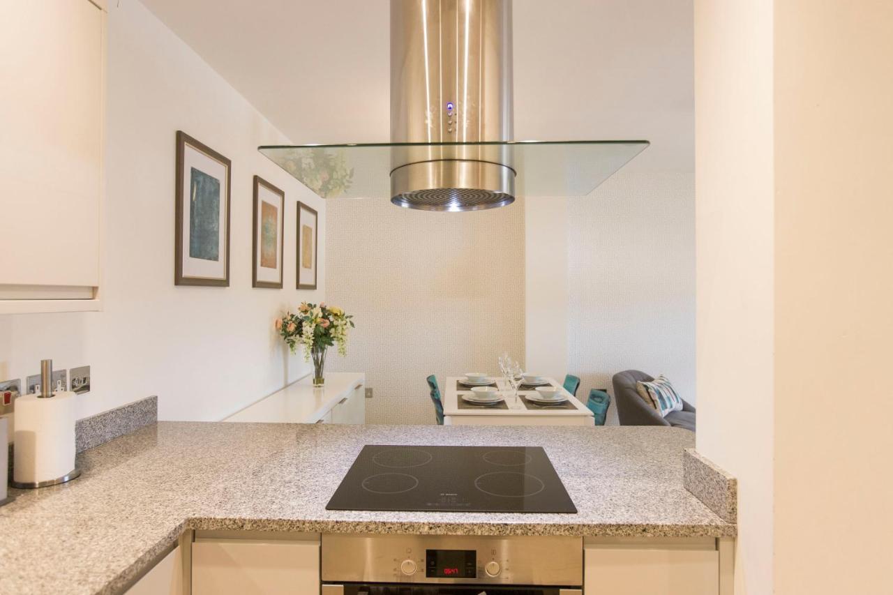 Urban Living'S ~ King Edward Luxury Apartments In The Heart Of Windsor Buitenkant foto