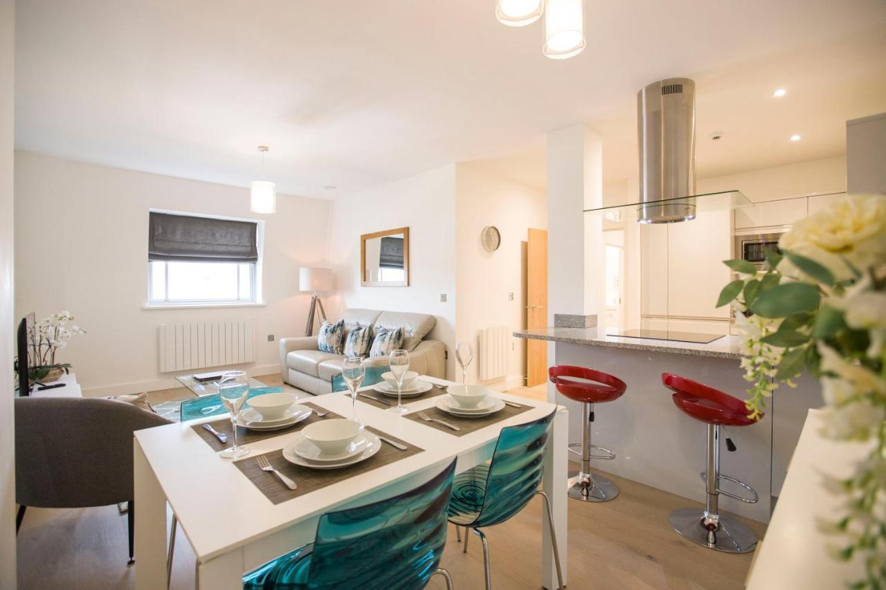 Urban Living'S ~ King Edward Luxury Apartments In The Heart Of Windsor Buitenkant foto