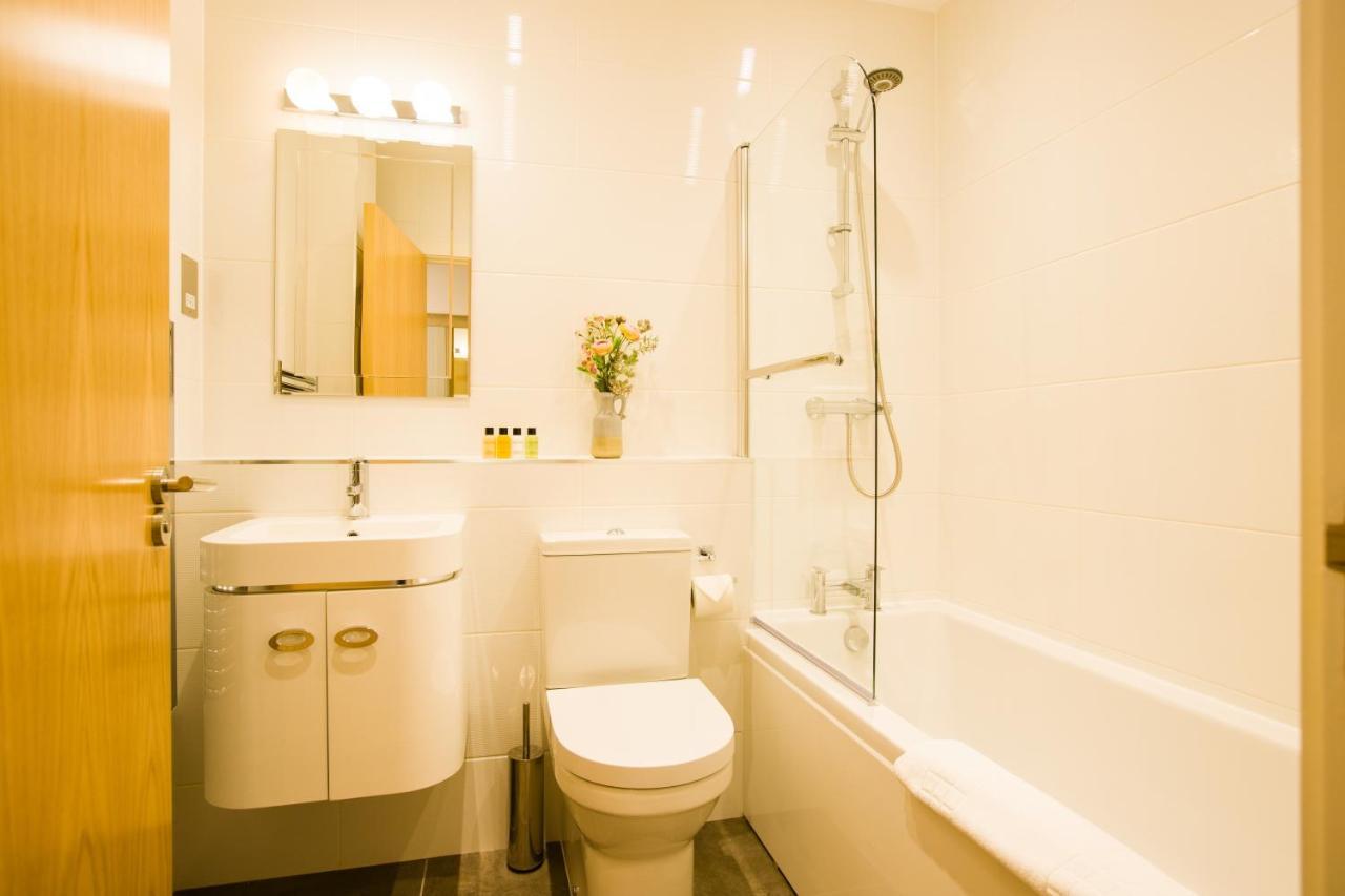 Urban Living'S ~ King Edward Luxury Apartments In The Heart Of Windsor Buitenkant foto