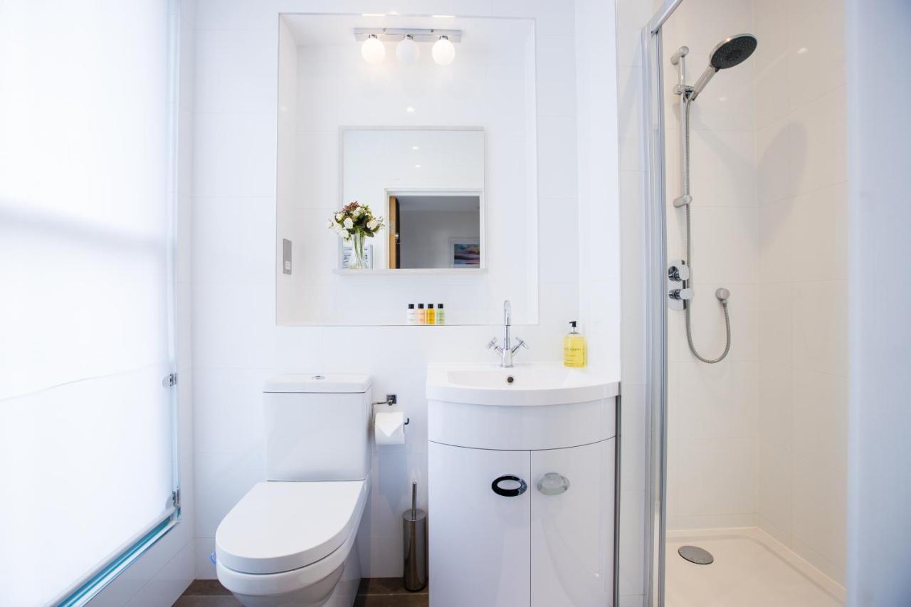 Urban Living'S ~ King Edward Luxury Apartments In The Heart Of Windsor Buitenkant foto